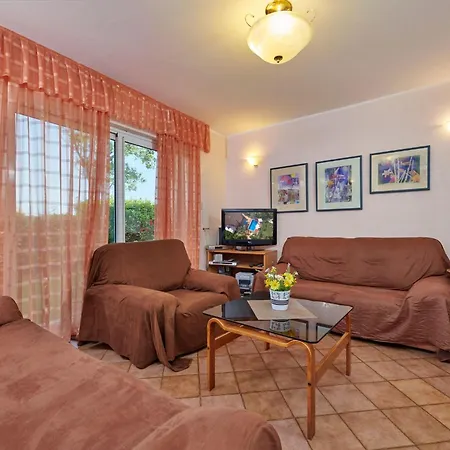 Vikendica Bastianich Mit Grossem Garten Und Pool By Interhome