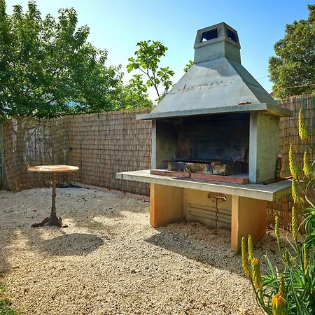 Vikendica Bastianich Mit Grossem Garten Und Pool By Interhome *