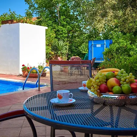 Vikendica Bastianich Mit Grossem Garten Und Pool By Interhome *