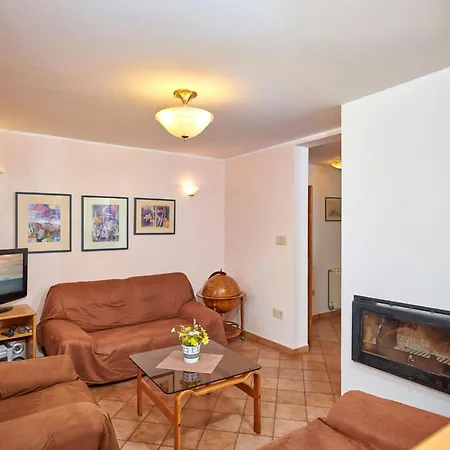 Vikendica Bastianich Mit Grossem Garten Und Pool By Interhome